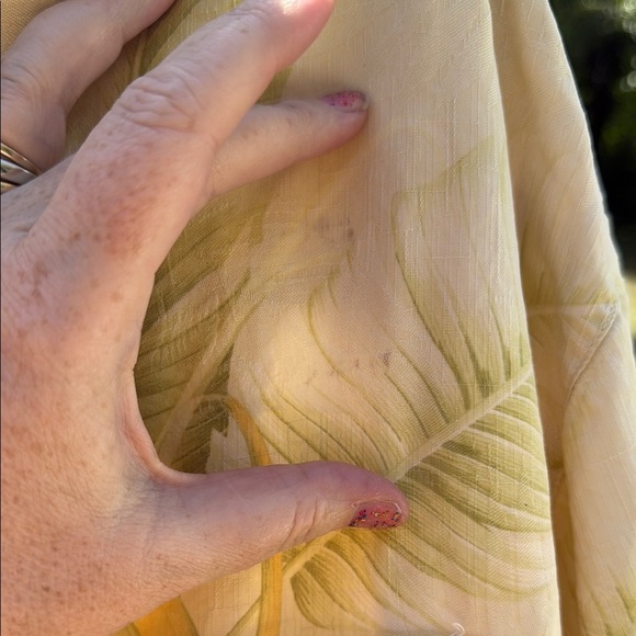 Tommy Bahama Cream and Green Casual Button Down Shirt - Picture 8 of 8